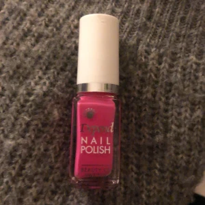 Nagellack  - Helt oanvänd och oöppnad🤝