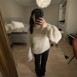 Lurvig tröja  - Världens skönaste lurvigaste tröja💓💓 skriv vid frågor 