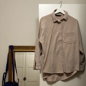 Manchesterskjorta - En skjorta i manchester från Zara