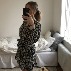 Söt klänning från zara - Klänning från zara