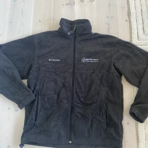 Columbia x Bayer Films  - Vintage Columbia x Bayer films fleece. Sällsynt och bra skick, storlek M