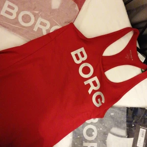 Träningens kläder  - Helt nya från storlek 34