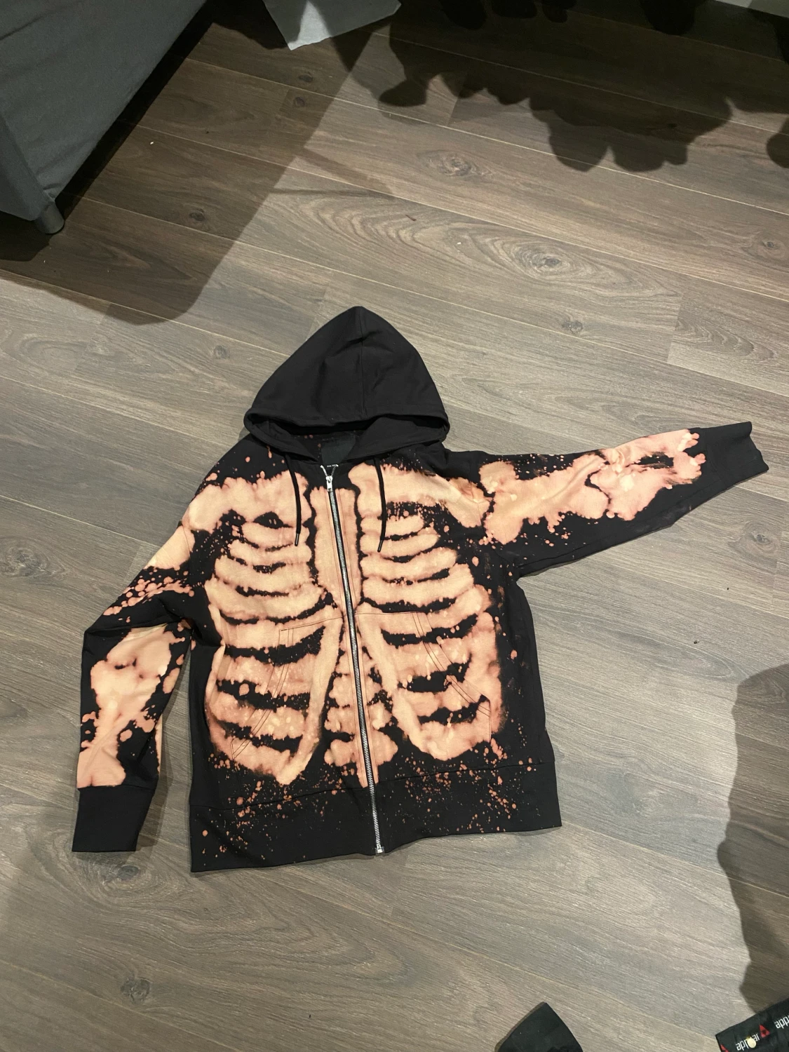 custom skeletthoodie