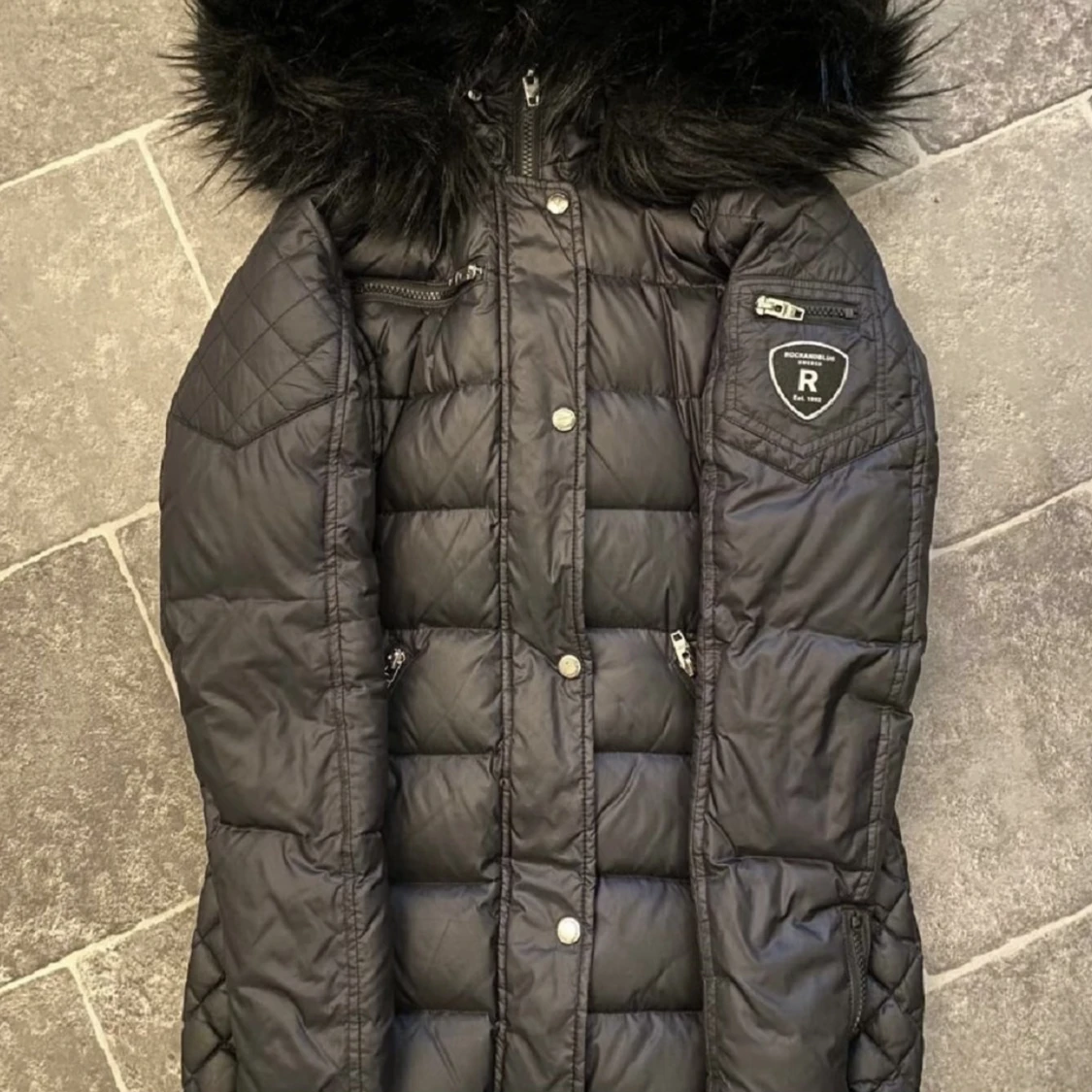 Rock & blue jacka nyskick 