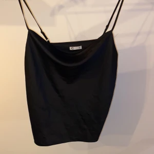 satinlinne - i str S