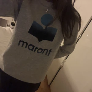 Isabel Marant tröja  - En så fin Isabel Marant tröja som andvänds ca 3 gånger och ser helt ny ut!