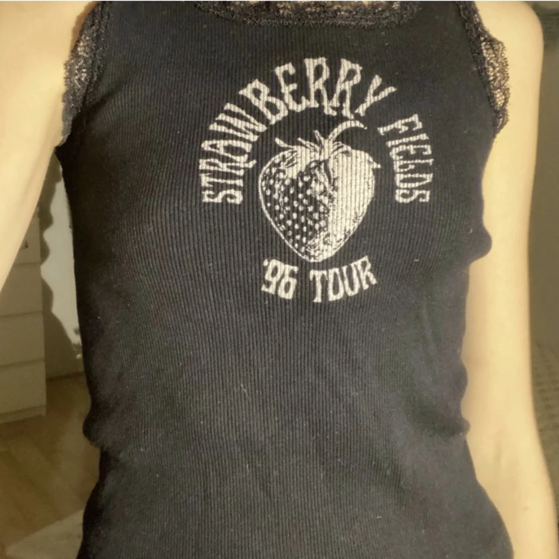 Svart graphic tank top