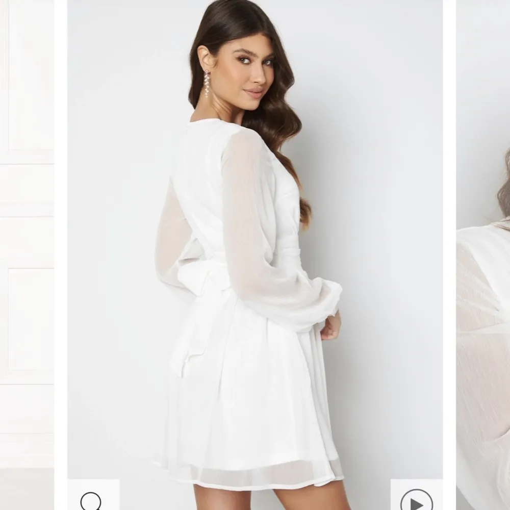 Så fin klänning till studenten💗 superfina ärmar och knyte i midjan!! Använd en gång så i väldigt bra skick, köpt för 699kr på bubbleroom💗. Mekot.
