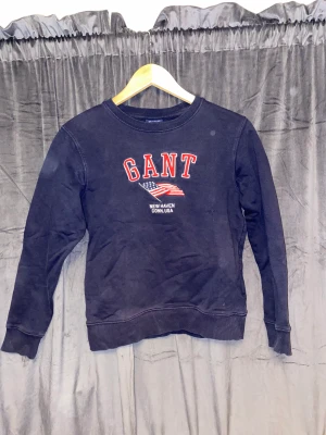 Gant hoodie - Använd skick därav priset + frakt 