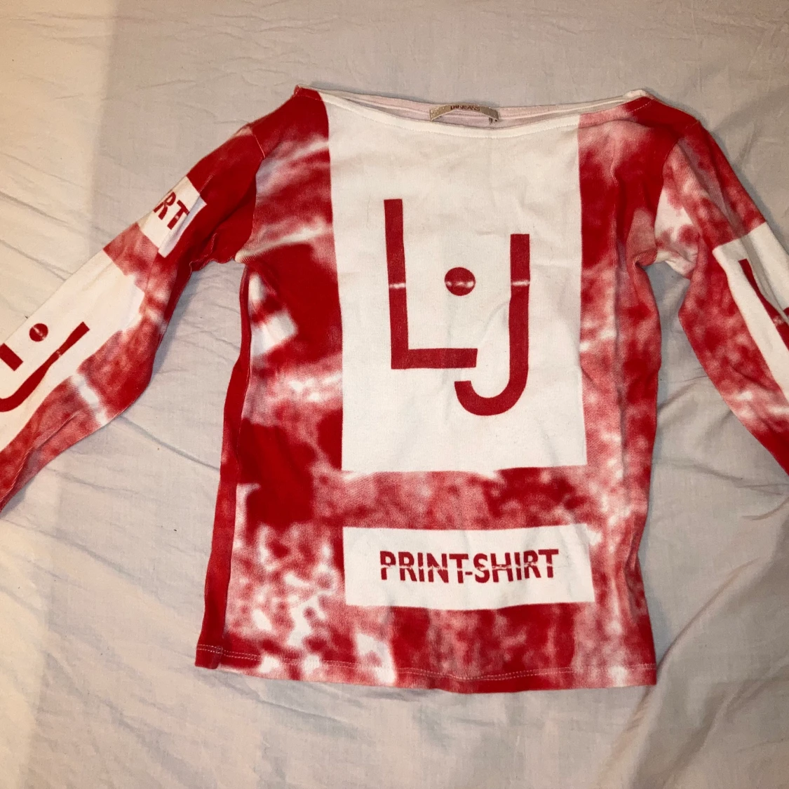 Röd och vit snygg topp