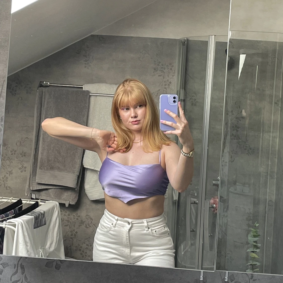 Lila liten topp ifrån NA-KD