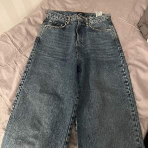 Superfina vida/raka blåa jeans, bra skick och kvalite