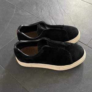 Säljer mina snygga svarta eytys skor som är i storlek 39! Köpta för inte så länge sedan och är därför fortfarande ser ut som nya! ❤️