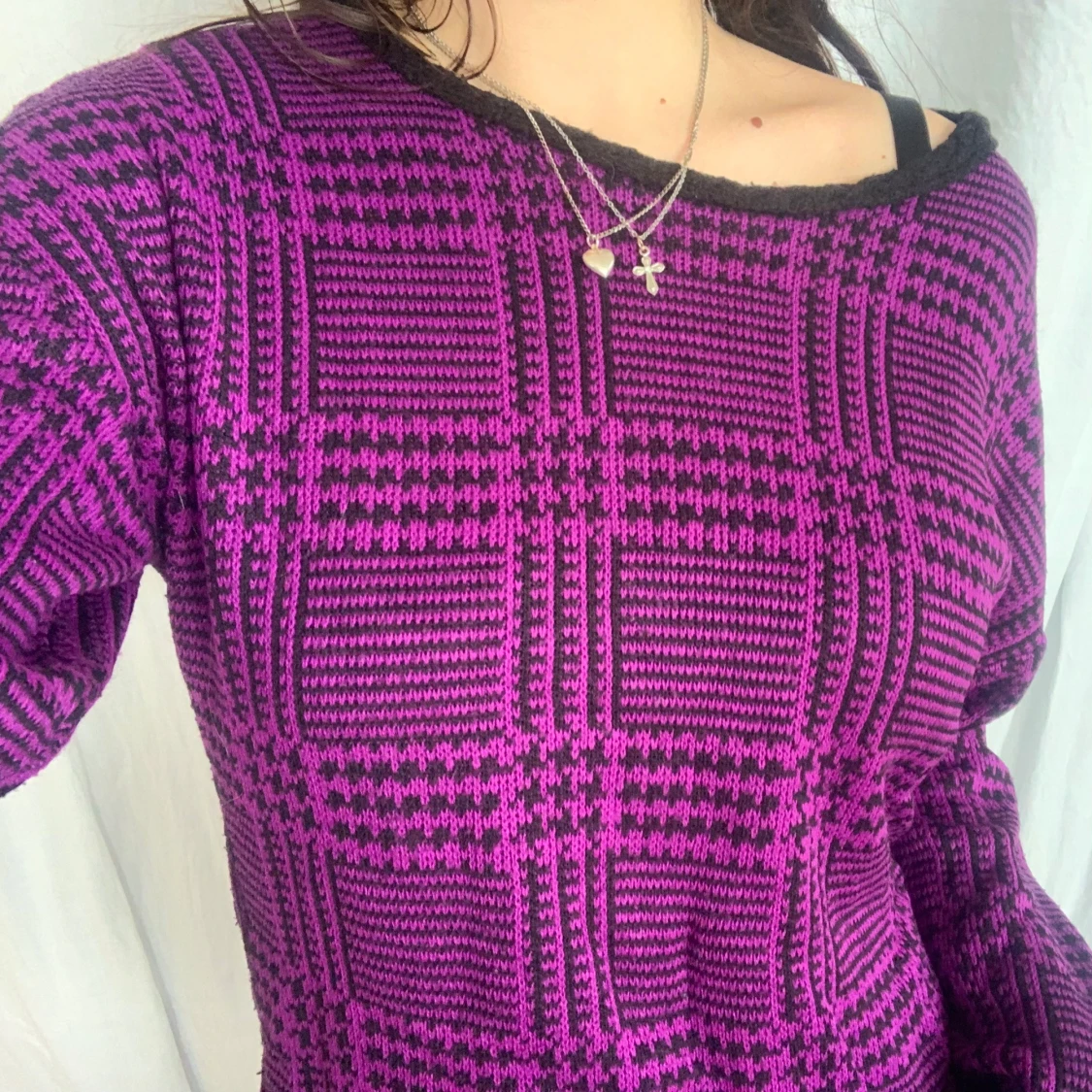 vintage lila och svart rutig stickad tröja