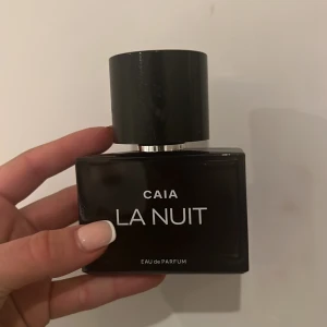 Parfym - Säljer nu min parfym från Caia då den inte kommit till användning! Den är helt oanvänd och säljs för bra pris! 💕