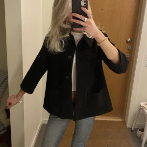 Jacka - Såå fin jacka med trekvartsärmar från h&m