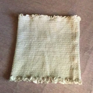  denna toppen är i stort lek s -  aldrig använt nästan helt ny Den passar alla typer av kropp och den är väldigt snygg på