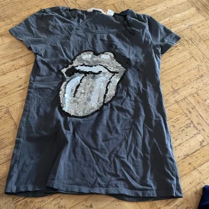Rolling Stones t-shirt stl 170 - En t-shirt nyskick stl 170  30kr 