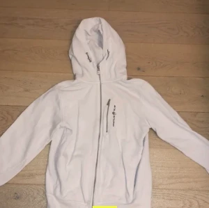 Sail racing hoodie  - Säljer den här finna Sail racing hoodie 