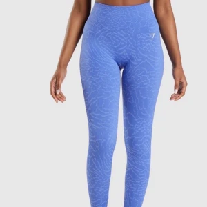 Gymshark tights  - ADAPT ANIMAL SEAMLESS LEGGINGS, i storlek M, sjukt snygga!  säljs då de är förstora för mig.. 