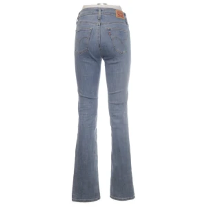 Lågmidjade jeans - Midjemått: 74 Låg midjehöjd Bra skick, inga defekter 