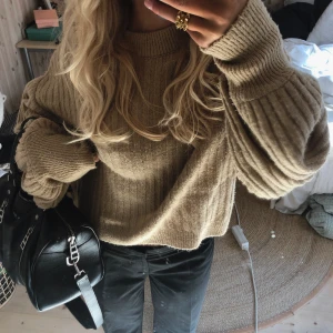 Stickad tröja - Som ny💓först till kvarn!