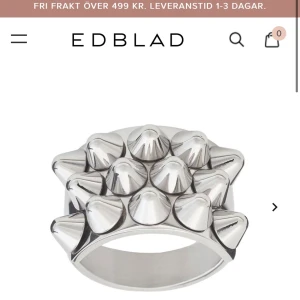 Edblad ring - Älskar denna ring men köpte tyvärr fel storlek, så om någon skulle vilja byta en xl mot en m så hör av er!! Annars säljer jag för 200kr❤️