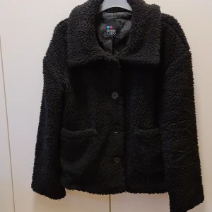 Even&odd jacka storlek 36 - Svart vinterjacka 