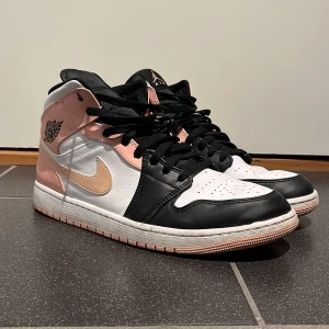 Jordans - Fina jordans som är använda några få gånger, 