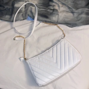 Väska - Väska köpt på glitter🤍orginalpriset är 299 om jag minns rätt