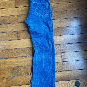 Levis 517 Flared - Bra skick  Mått Midja 44cm Längd 111cm 