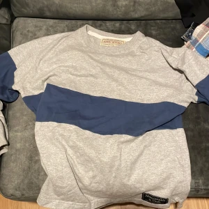 ABERCROMBIE Långarmad - Fin långarmad abercrombie tröjja som ej används längre, sitter boxy