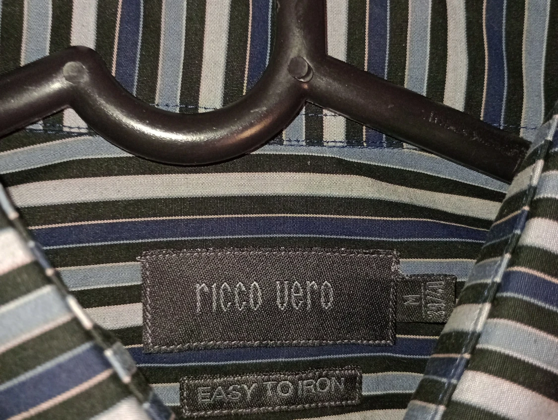 Märkes skjortor billigt  - 90