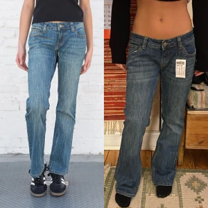 BRIELLE 90'S JEANS LOW WAISTED - Medium - 🚨Oanvända jeans slut i butik!🚨
