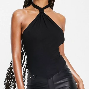 Festtopp från asos - Aanvänd, frakt ingår i priset📦 (ej spårbar)