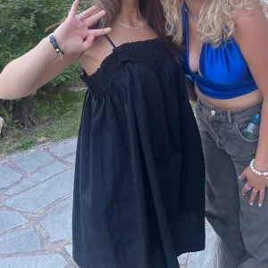 Söt klänning - Söt svart liten klänning från hm, lånad bild, för liten för mig tyvärr