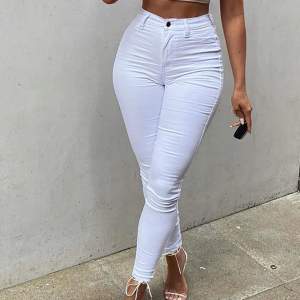 Classic High Waist Skinny Jeans - White Fina vita skinny jeans från fashion nova. Kontakta vid intresse och fler bilder