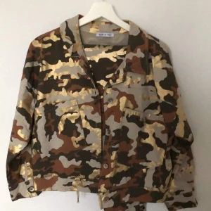 Sett  - Jättefin sett som är jacka och byxor med