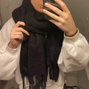 Halsduk i alpacka - Helt ny med prislapp kvar. Ord pris 299kr