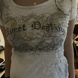 Super snygg top!! - En skit cool top ifrån Esprit med najs tryck!!