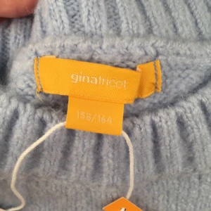 Väst - Väst från Gina tricot som inte kommer till användning, prislappen finns kvar💗