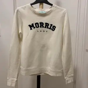 Vit Morris tröja i storlek XS, passar även S. 