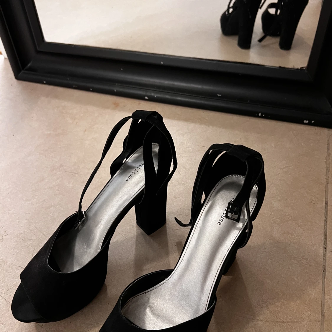 Svarta klackar  - 90