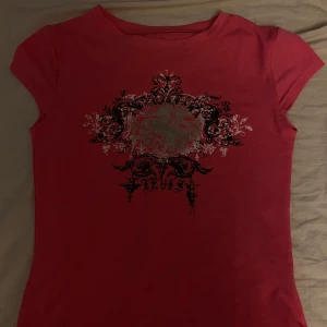 Y2k topp - Superfin topp som inte kommit till användning då inte riktigt min stil🖤