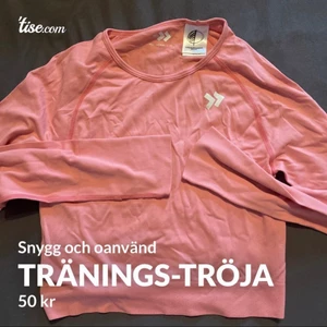 Tränings tröja - Säljer fin och oanvänd tröja som är i storlek s/m