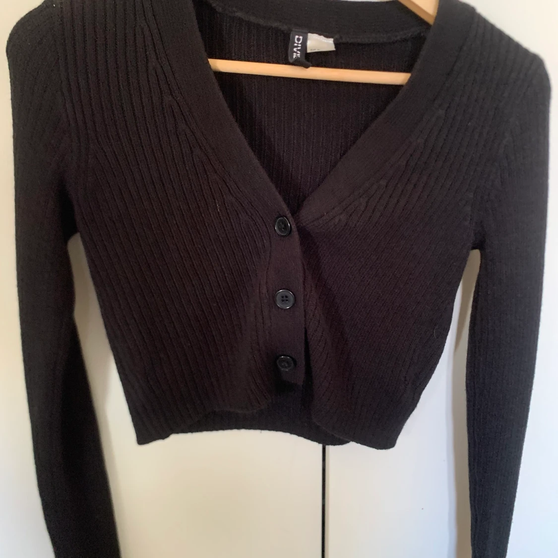 Stickad ribbad kofta från H&M🖤🖤