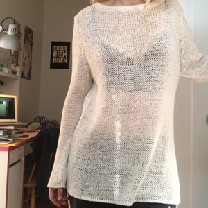 Vit stickad tröja - Vit långärmad stickad tröja!