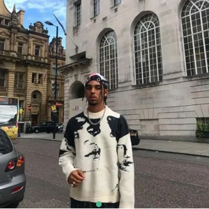 Stickad tröja - Skit fin stickad tröja i storlek S. Skriv för fler bilder, frakt betalas av köparen :)