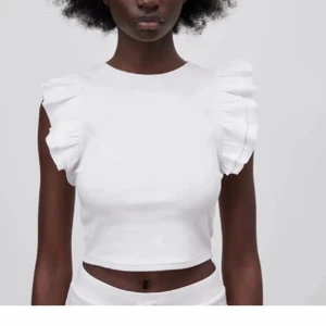 Zara tröja  - Fin somrig Zara tröja utan några fläckar defekter eller liknande. Knappast använd. 