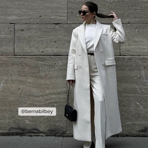 Snygg kappa från nakd - Snygg kappa från Moa Mattsson x NAKD i stl 40. Säljer pga att den är för stor för mig. Använd en gång och i fint skick☺️ nypris 1199kr och jag säljer för 500kr